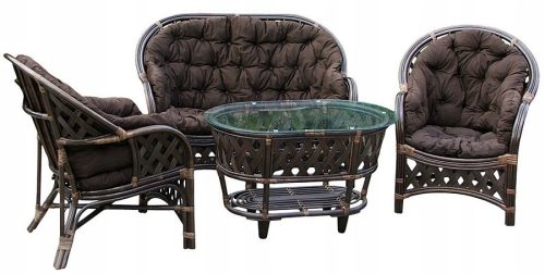 A set of garden and patio furniture Garden furniture set made of brown wood, 4 pieces.