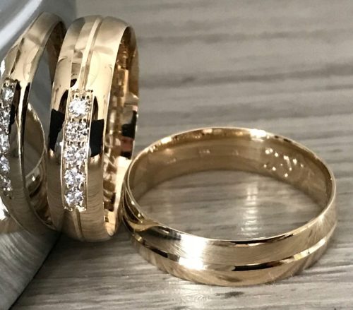  GOLD WEDDING RINGS DECORATED PAIR 375 5m HIT FIXED PRICE