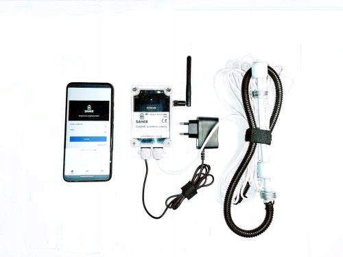 Wireless level sensor for septic tanks