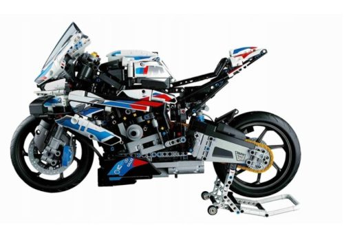  BMW motorcycle to assemble from blocks, 1,920 pieces.