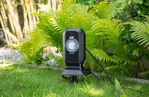  Bidirectional outdoor socket with timer