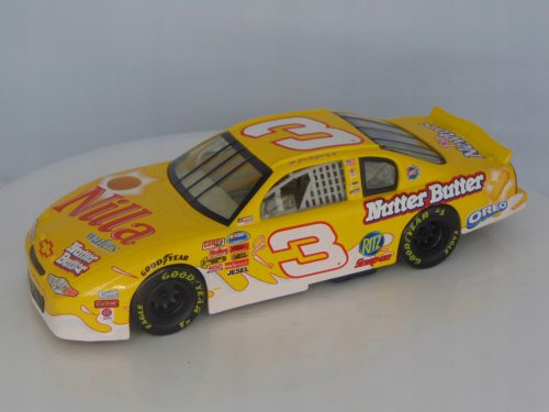  ACTION 2002 EARNHARDT JR #3 CHEVROLET MONTE CARLO NILLA WAFERS NASCAR 1:24