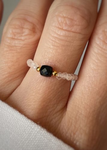  Elastic ring black tourmaline rock crystal