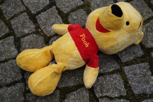  DISNEY WINNIE THE POOH CUDDLY TOY MEGA LARGE 50cm. WINNIE THE POOH BEAR