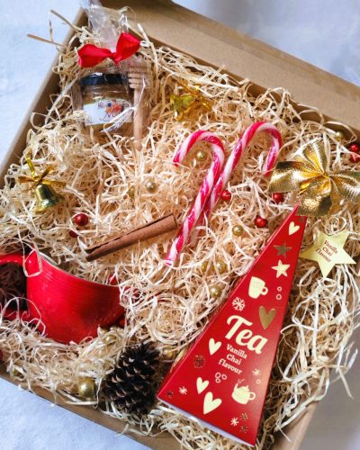 Gift set Christmas box with tea red large for grandpa grandma