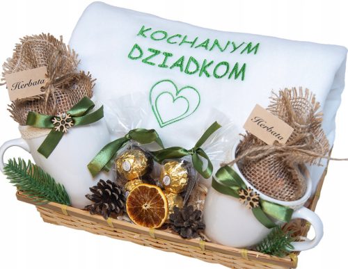  CHRISTMAS GIFT FOR GRANDMA AND GRANDPA LARGE BASKET BLANKET WITH EMBROIDERY MUG OF TEA