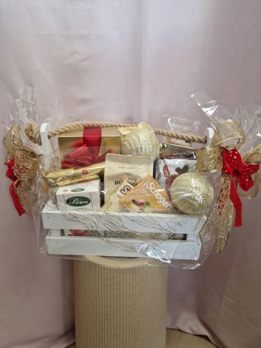 CHRISTMAS GIFT BASKET sweet gift box of sweets