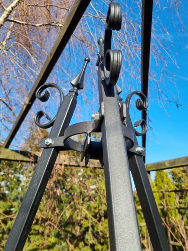  Grills Giant tripod 230cm Grill stand 100cm with decorative C and pine cone