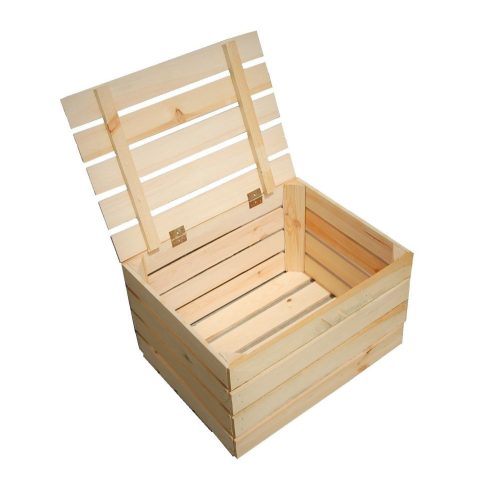  Closed wooden boxes with lids